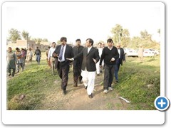 Mr. Shamail Ahmad Khawaja, Commissioner, Gujranwala Division/ Chairman BOT / BOG QDPS  - inspecting various sites for DPS Wazirabad (08 Dec, 2014)